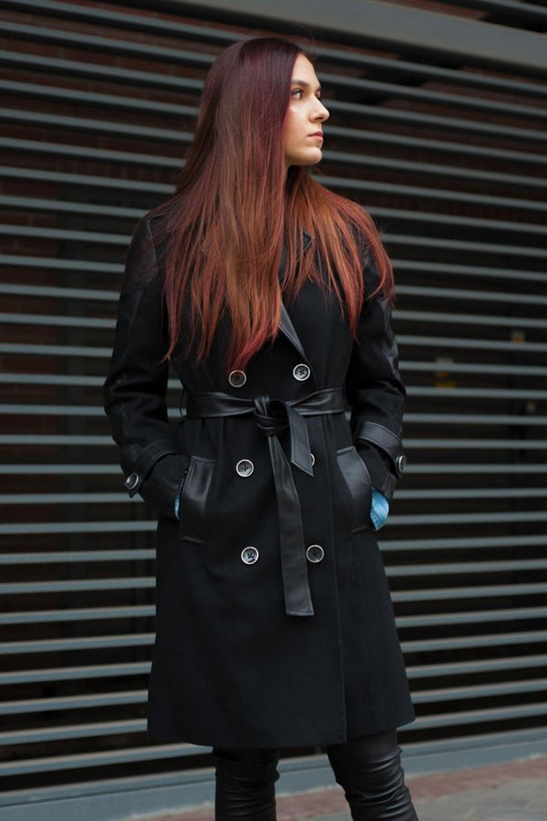 Women's long coat made of leather and wool in USA
