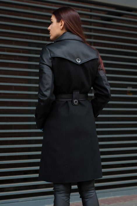 Leather and wool women's coat with a classic long design in USA